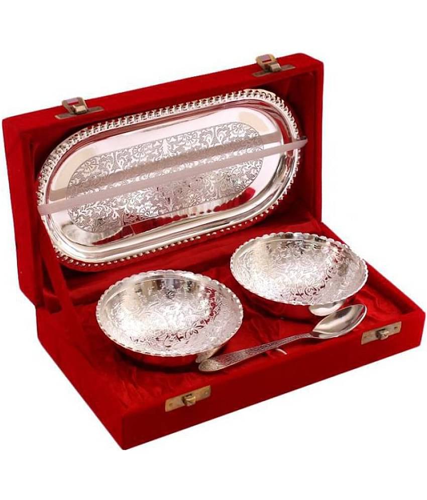 Urban hemlet German Silver Plated Gift Bowl & Tray Set