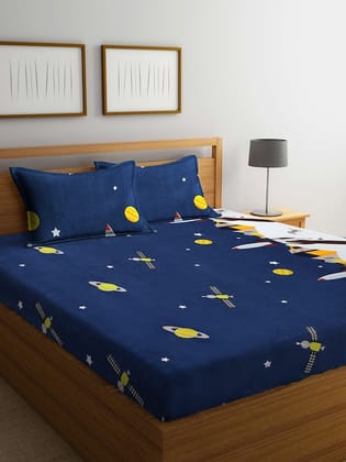 Blue & White Graphic 300 TC King Bedsheet with 2 Pillow Covers