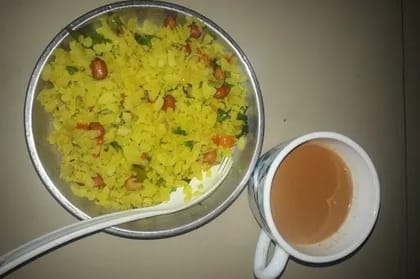 Poha With Adrak Tea