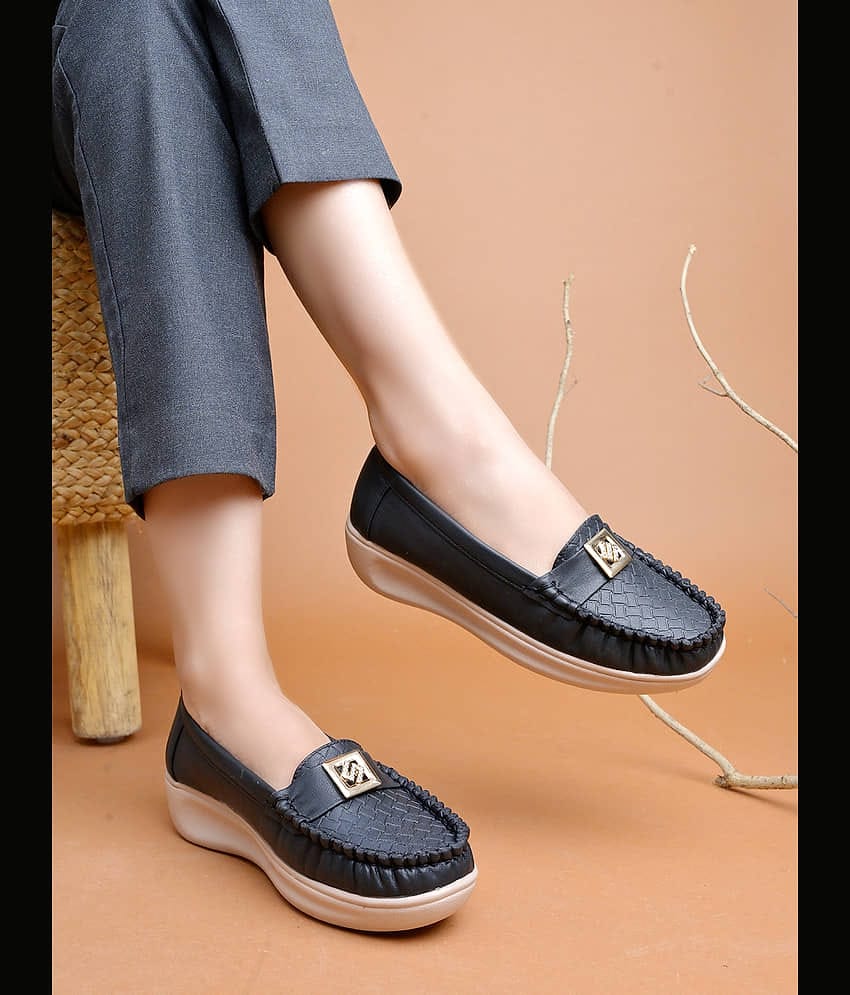 Shoetopia White Women's Loafers