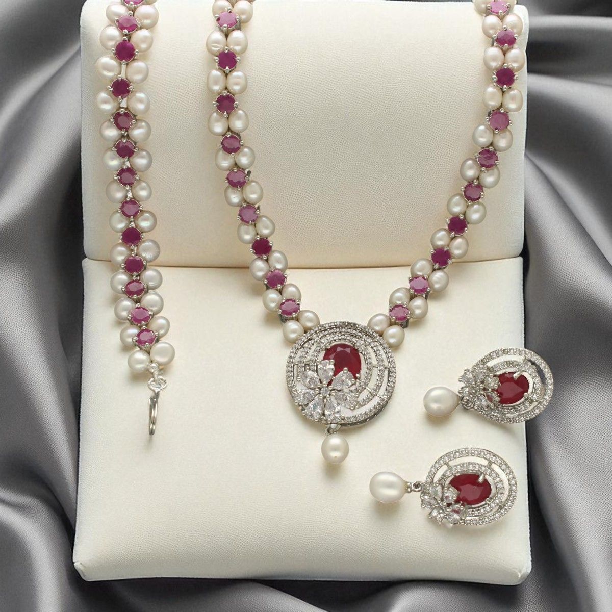 Cosmic Crest Pearl Necklace Set With Bracelet