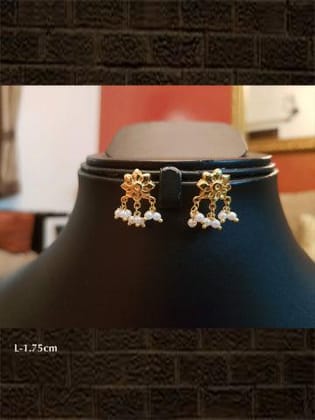 Pure silver gold plated flower shaped earring(weight-1.893gm)