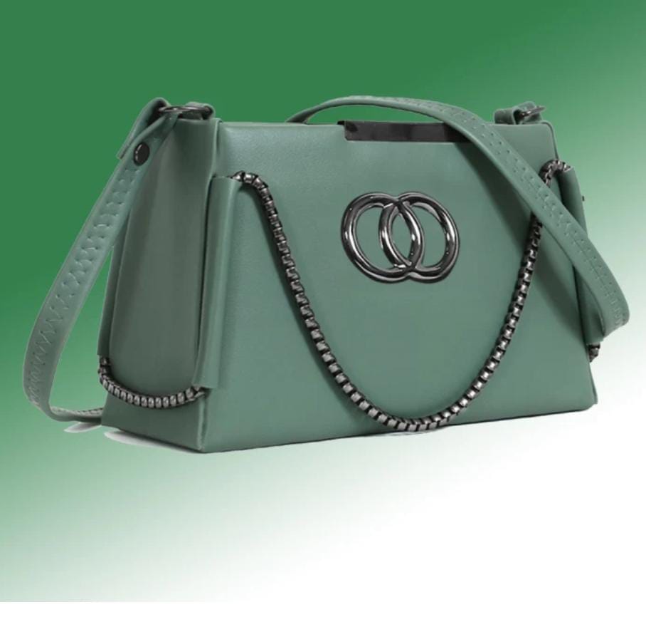 Luxury Chic Quilted Handbag – Elegant Chain Strap & Iconic Double Ring Accent