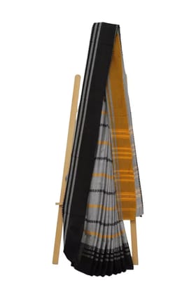 Tisser Dhanekhali tant saree with blouse piece