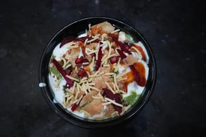 Dahi Papdi Chaat (1 Free 250ml Coke)