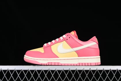 NikeWMNS Dunk Low Strawberry - Peach/Cream-Euro 36