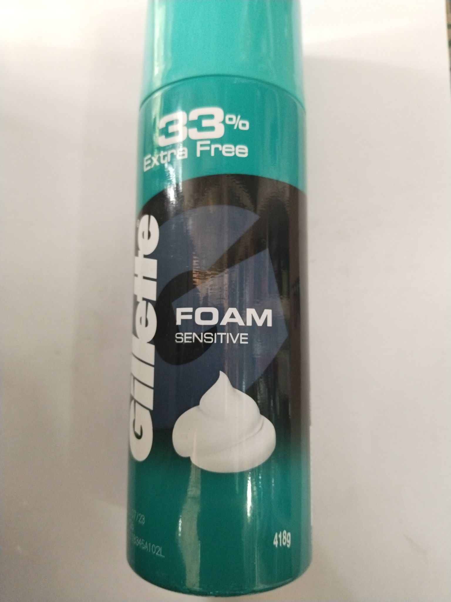 Gillette Foam Sensitive 33% Extra free 