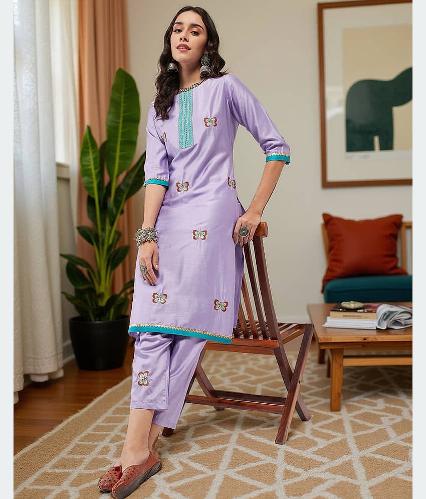 Pannkh Viscose Embroidered Straight Women's Kurti - Lavender ( Pack of 1 )