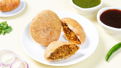 Moong Dal Kachori (4 Pcs)
