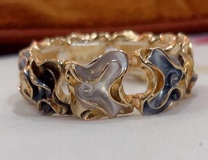 Anti tarnish Classy bracelet