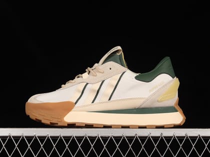 adidasMens Futro Mixr - Cream/White/Ivory Green-Euro 41