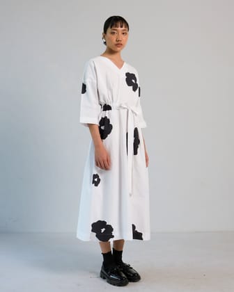 White Black Poppy Elastic Waist Belt Dress-XS
