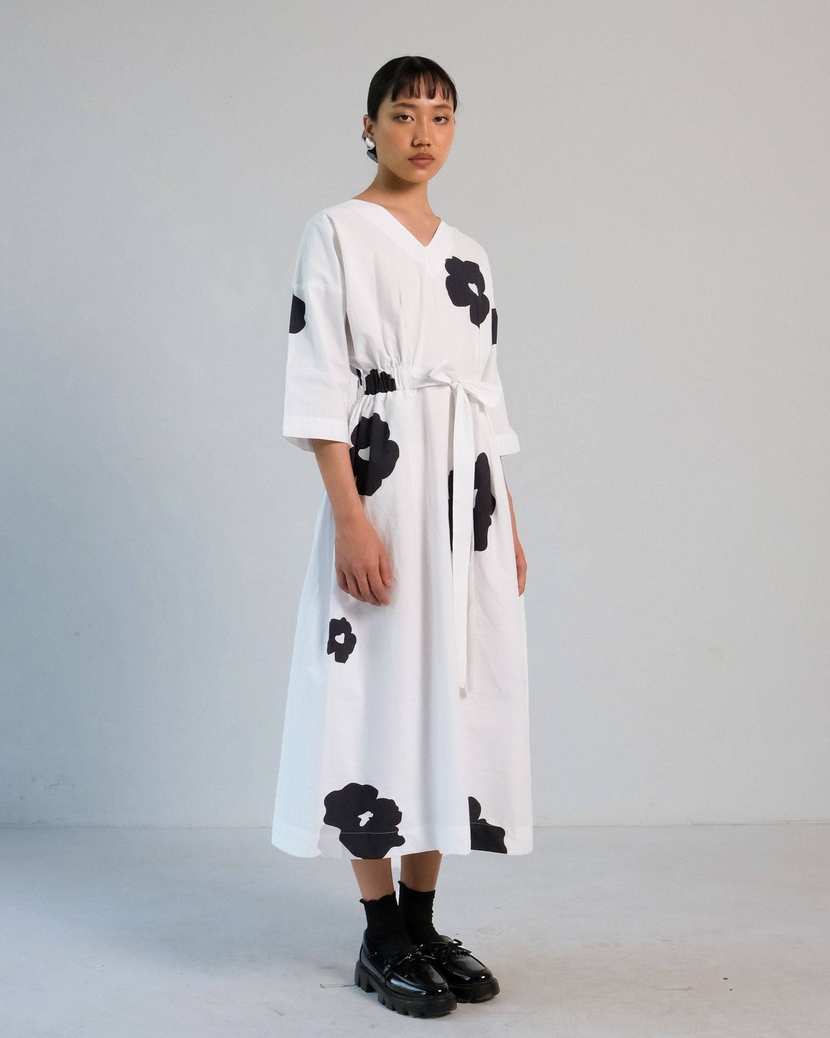 White Black Poppy Elastic Waist Belt Dress-XS