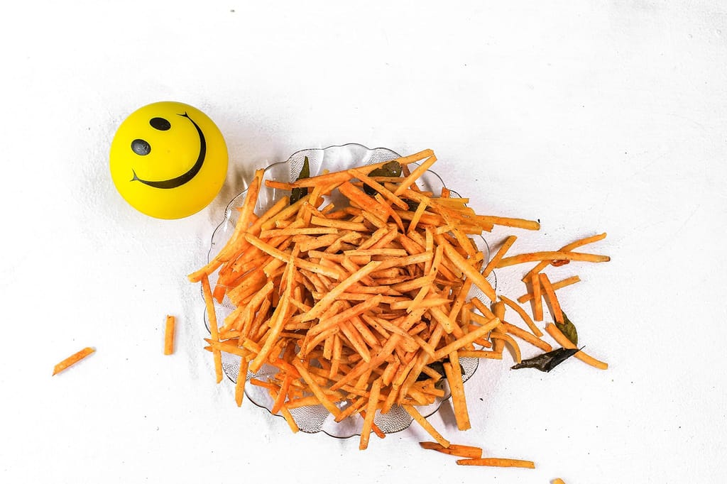 CRUNCHIZZ TAPIOCA STICK Chips I Crunchy, Authentic Kerala Snack I Gluten-Free I No Artificial Additives I Perfect Tea-Time Bites I Pack of One
