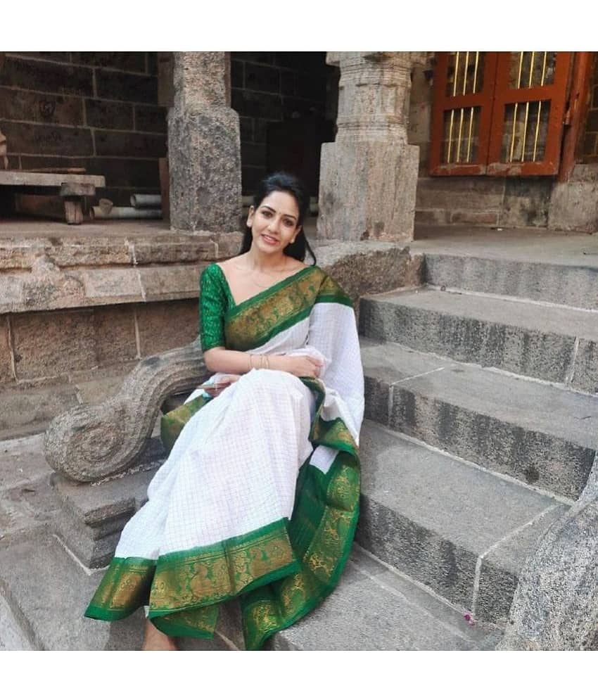 JULEE Silk Self Design Saree With Unstitched Blouse Piece ( Green )