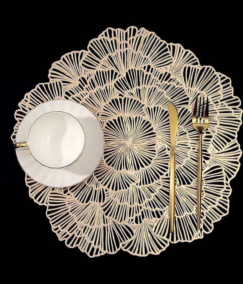 PVC Geometric Round Table Mats (38 cm x 38 cm) Pack of 2 - Gold
