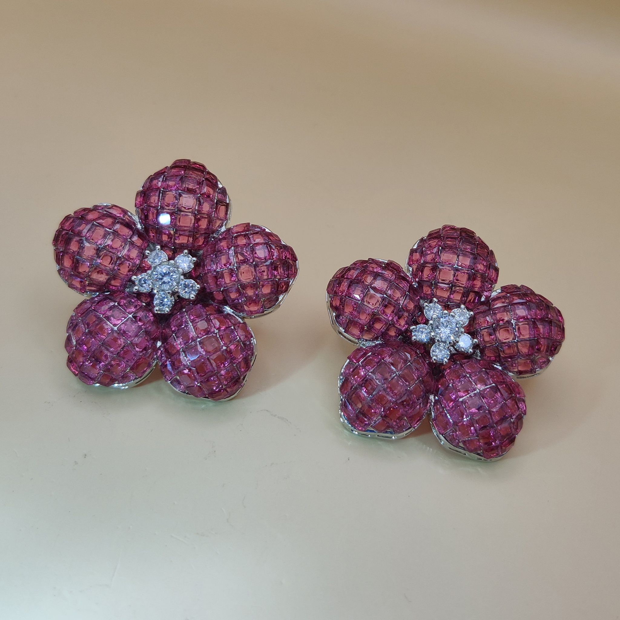 Floret Flower Design Stud Earrings-Pink