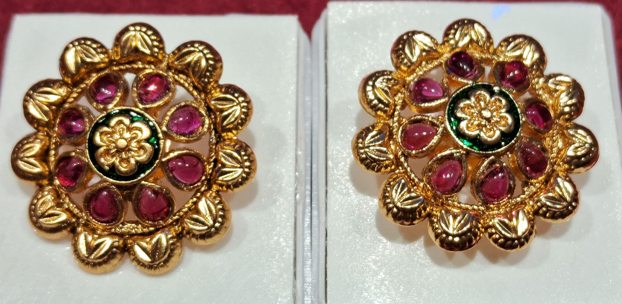 TOPS - STUDS