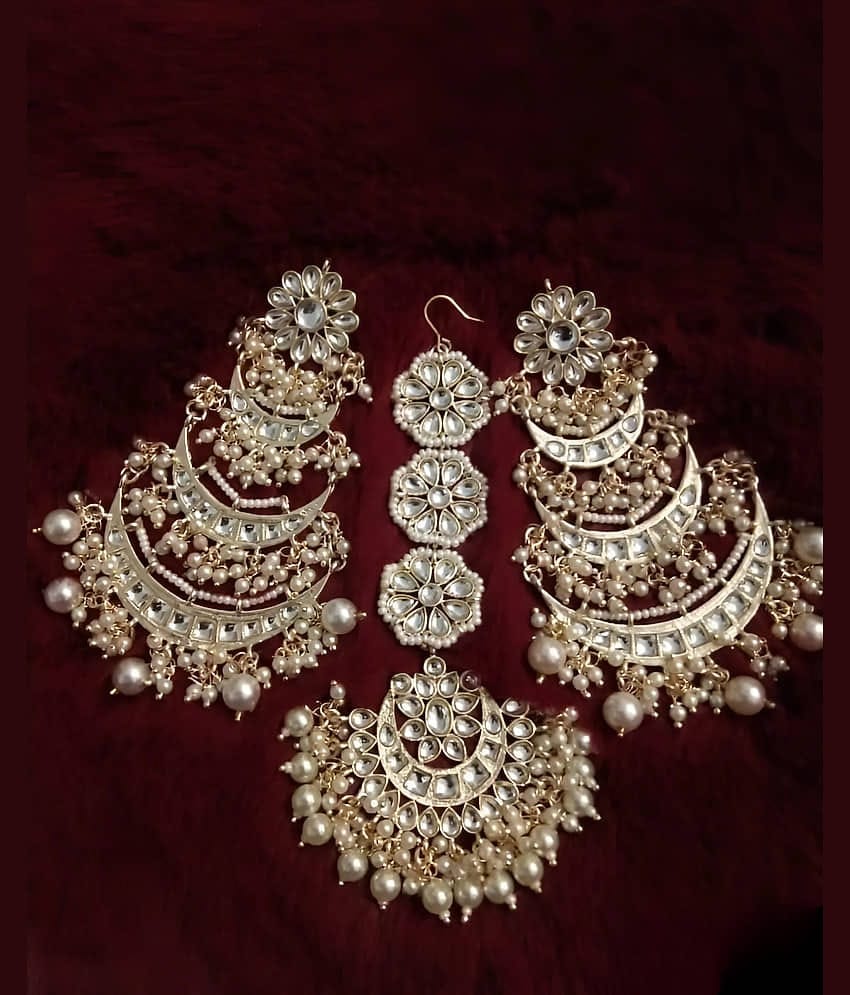 Padmavati Bangles Golden Chandbalis Earrings ( Pack of 1 )