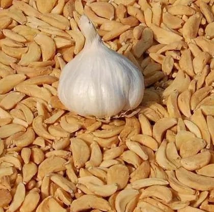 Nutriesfood Dried Garlic Flake 100gm – Premium Quality, Flavorful Dried Garlic Flakes for Cooking, Seasoning, and Garnishing