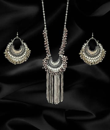 A M INTERNATIONAL Alloy Silver Contemporary Contemporary/Fashion Necklaces Set