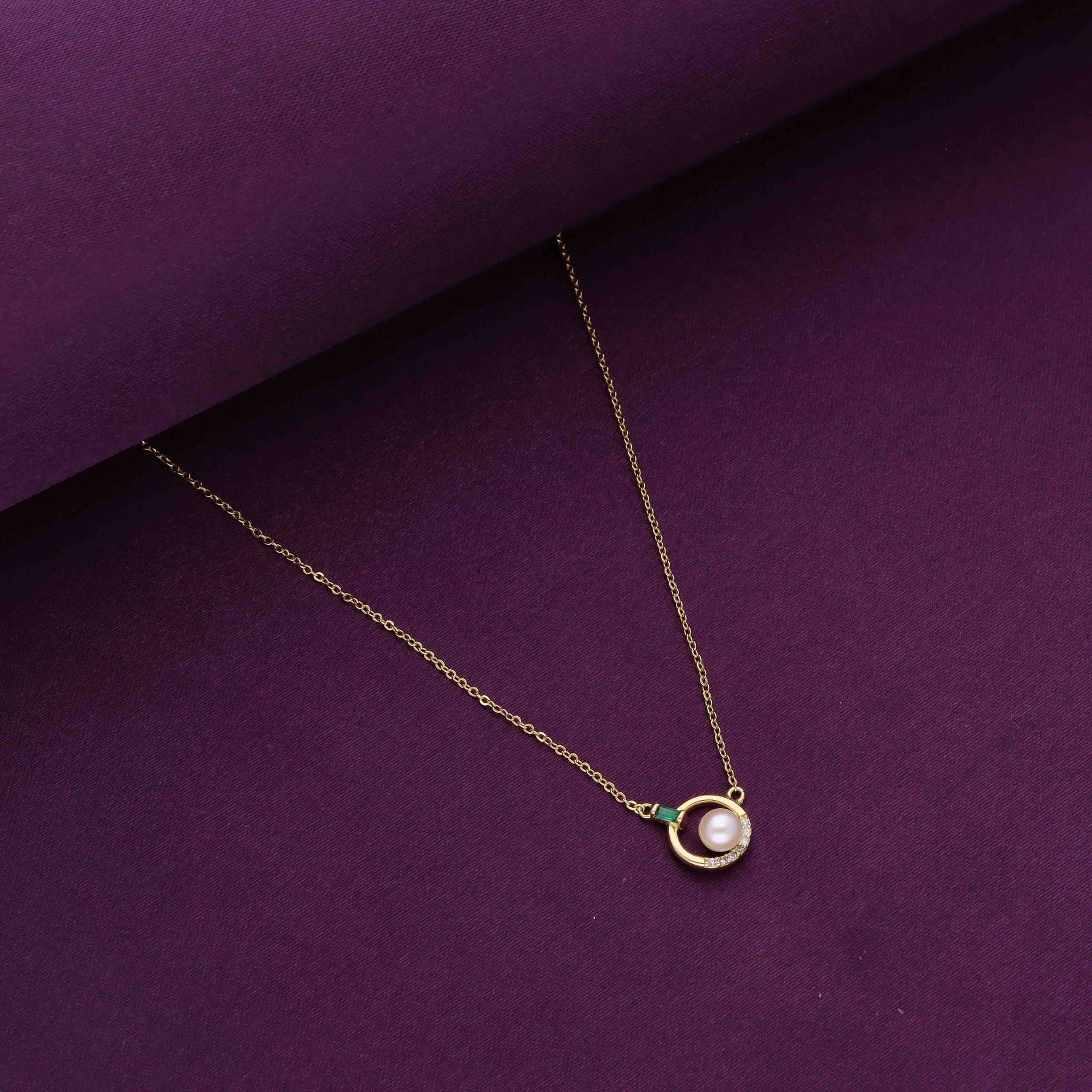 Sterling Silver White Chic Pearl Necklace-Pearl / Gold