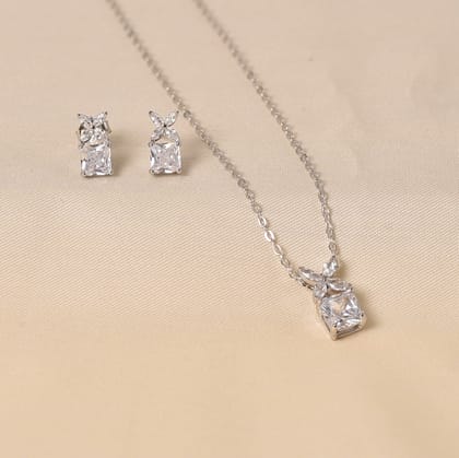 Nicole Pendant Set With Chain