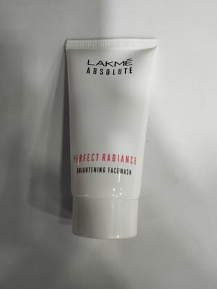 Lakme absolute perfect radiance brightening facewash 
