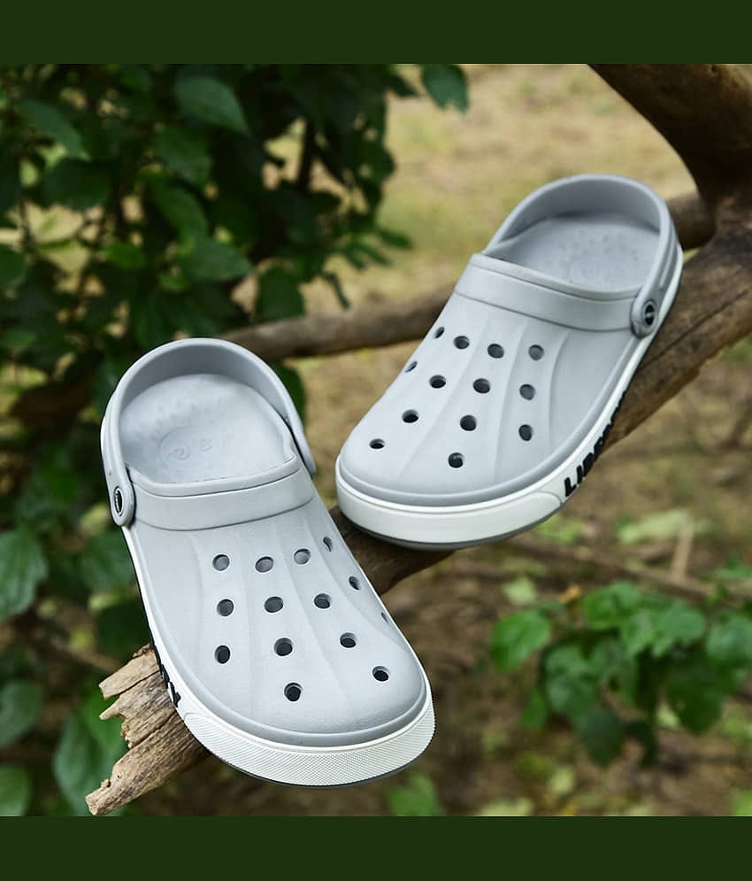 Liberty - Black Men's Clogs