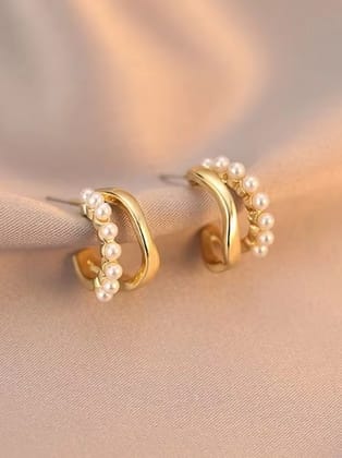 Ishkaara Pearl Prism Studs