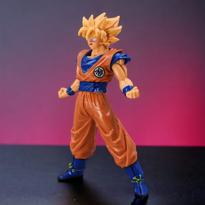 Dragon Ball Z Set Of Self Standing Figures (16cm Height)-GOKU SUPER SAIYAN