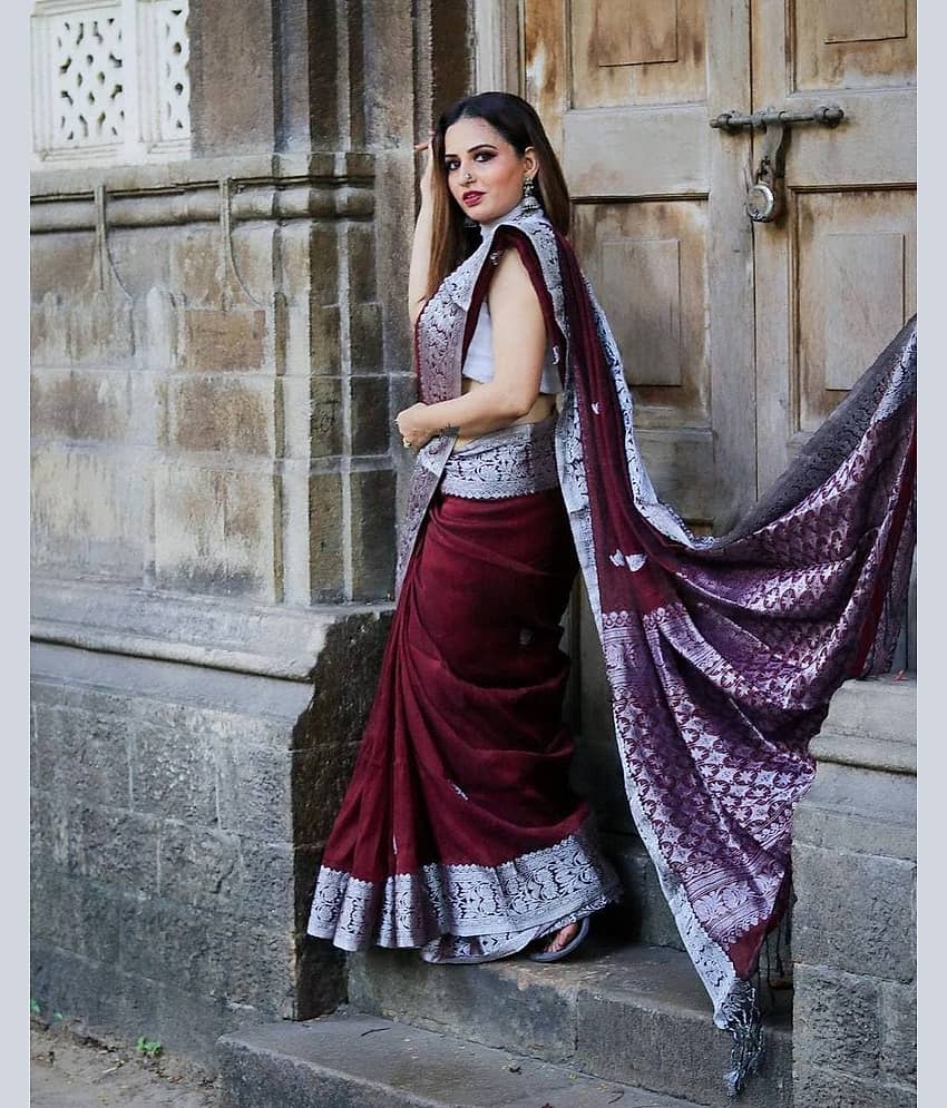 Vastukala Silk Woven Saree With Unstitched Blouse Piece ( Maroon )