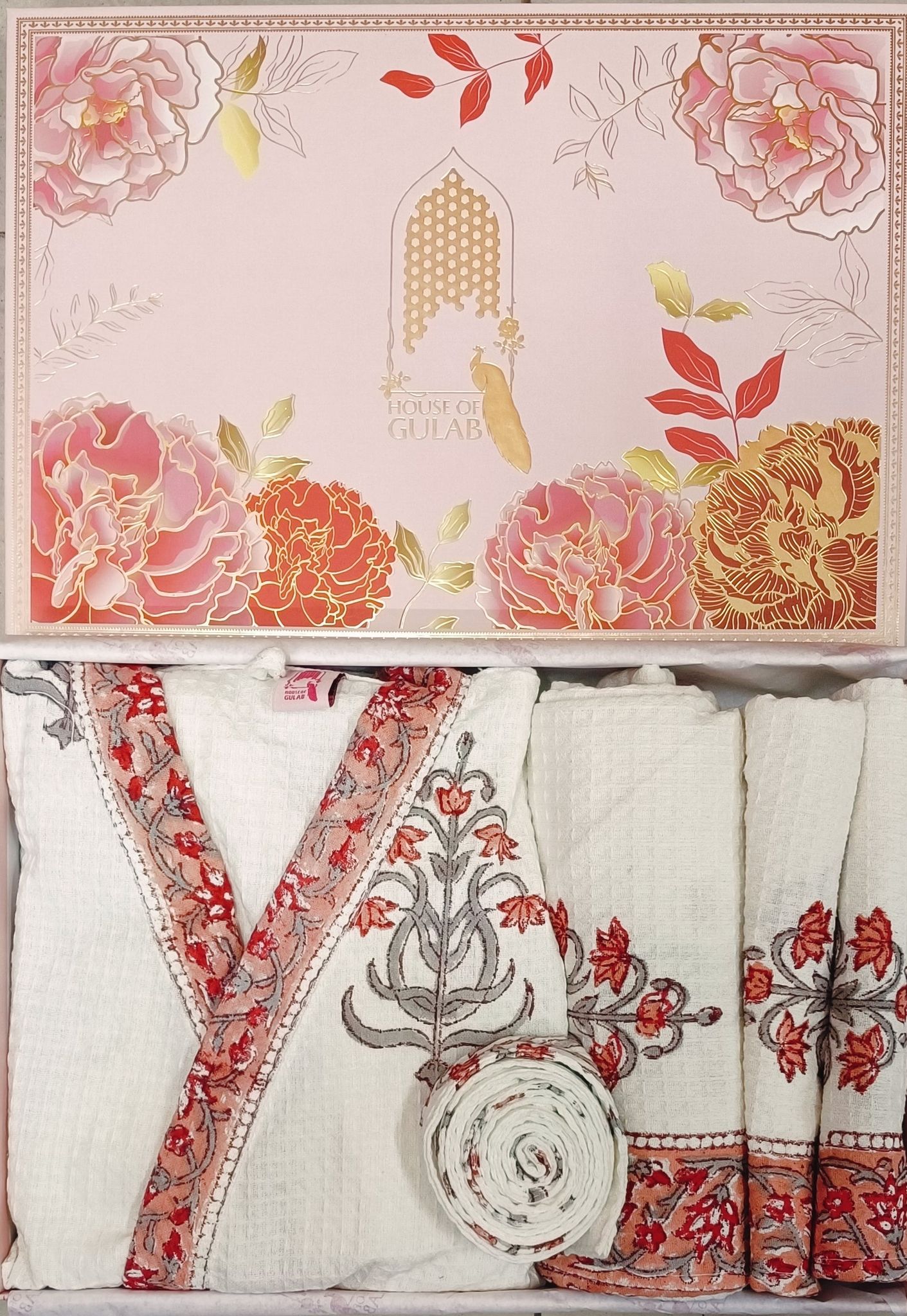 Gift Box – 1 Unisex Bathrobe, 1 Bath Towel, 2 hand Towels