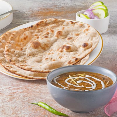 Dal Makhani With Roti & Salad