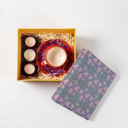 Cup & Plate Gift Set with 3 Soy Candles Gift Hamper-Hand-painted Ceramic Cup x 1 / Hand-painted Ceramic Plate x 1  / Scented Soy Candles x 3 / 10 inches x 9 inches x 5.5 inches (Box Dimensions)