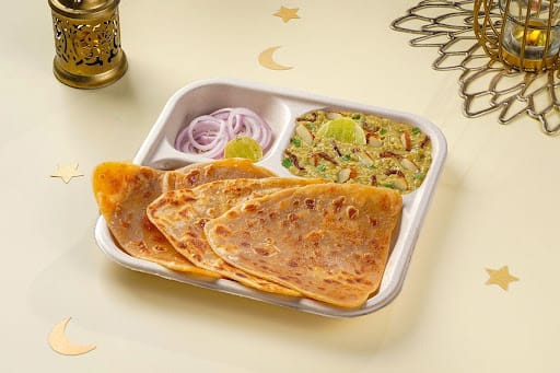 Chicken Haleem With Paratha Lunchbox