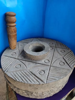 Kolhapur Black Stone Grinder