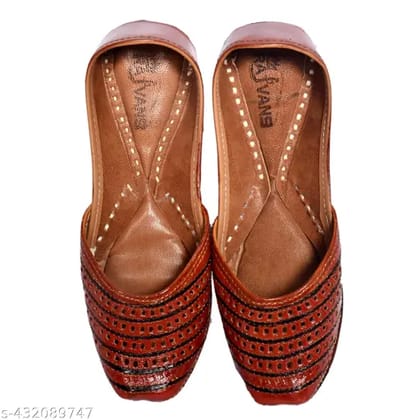 RAJVANS Ethnic Womens Leather Juttis with Cutting Artwork, Ladies mojaris, Punjabi Jutti, Office Work Casual wear