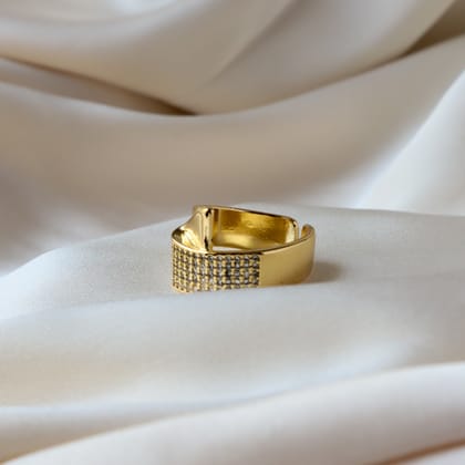 Present Bold 18K Gold Plated Ring