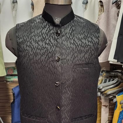 Print New Design Wascket  ( Size : M  -  Colours :  Bronze )