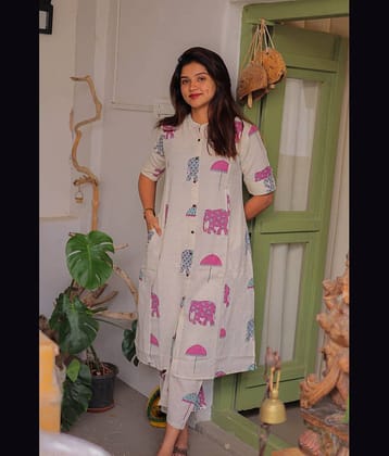 YAGNIK FASHION Women Rayon Self Design A-line Kurti With Pants ( White )