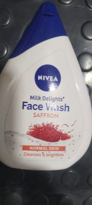 Nivea milk delights Face wash Saffron 