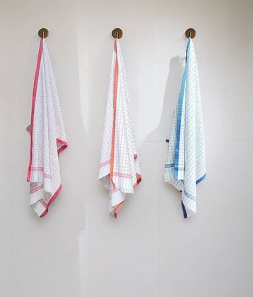 Mk weaves Pack of 3 Cotton Below 300 -GSM Bath Towel ( Multicolor )