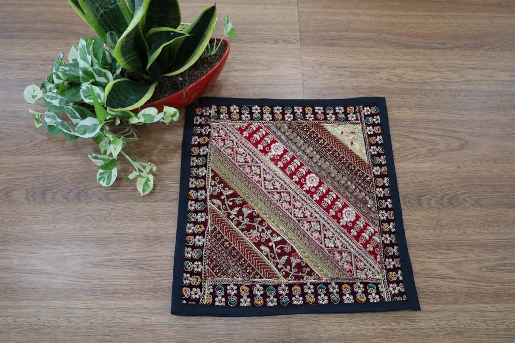 Traditional Indian Table Runner Set, 33 x 183 cm, Embroidered Floral Design, Multicolour, Pack of 6