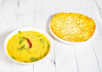 Masala Khichdi [500 Ml] With Roasted Punjabi Papad [2 Pieces]
