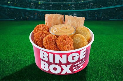 Binge Box -Pizza Puff (2) +Cheese Nuggets (2) +Chicken Nuggets (4)+Dip