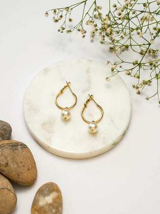 Lil Pearl drop earring