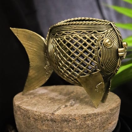 Dhokra Crafted Fish Pen Stand Dhokra Crafted Fish Pen Stand