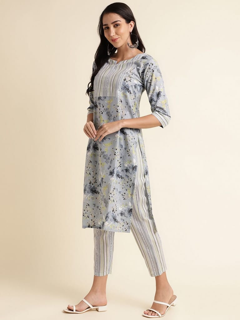 Cotton Blend Floral Printed Straight Women Kurta Set (Light Blue)
