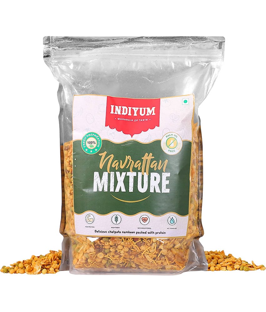 Indiyum Navrattan 800g  Sweet N Spicy Mixture Namkeen Crispy & Fresh Snack